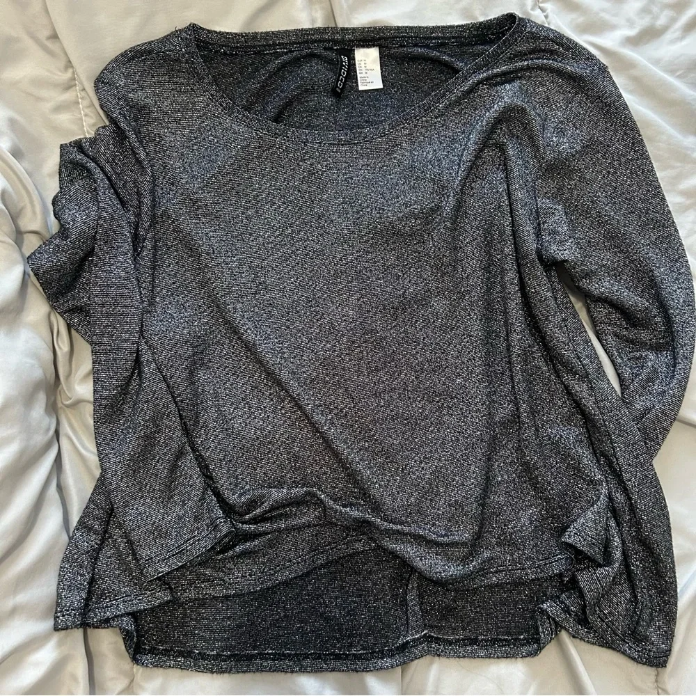 3 Nice Chic Tops - Picture 6 of 8